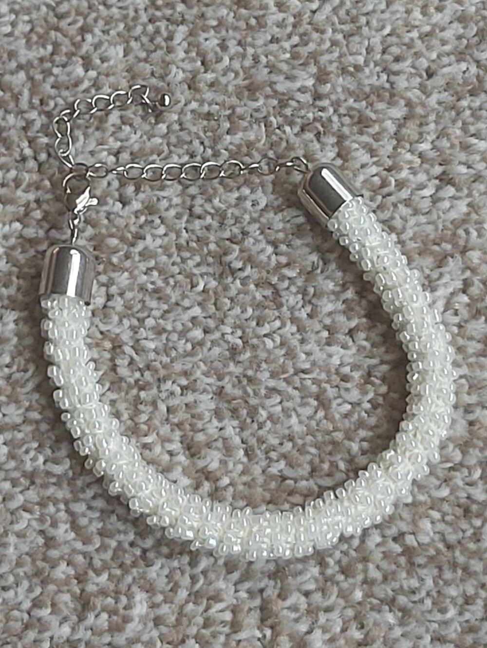 Cream and Silver Fashion Beaded Bracelet with Adjustable Chain